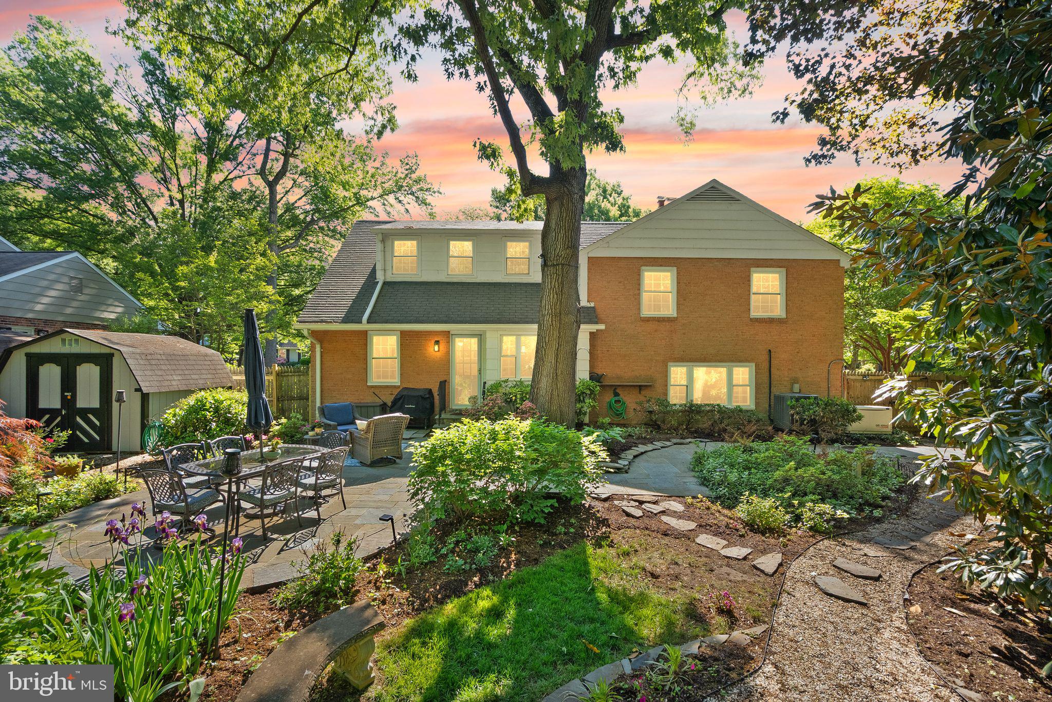 RIVERSIDE GARDENS - Residential