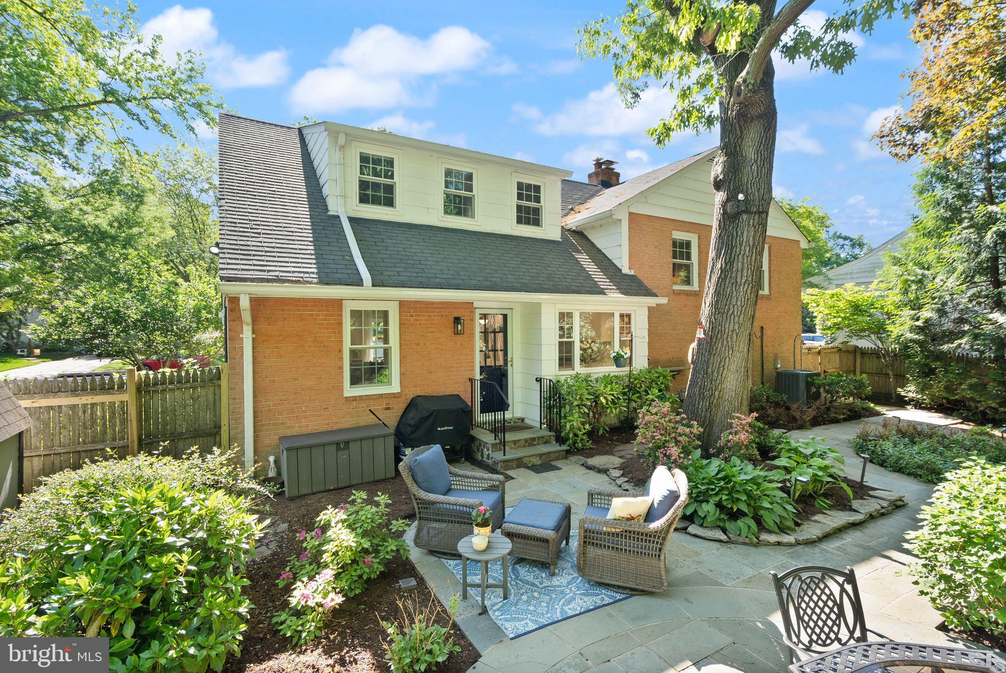 RIVERSIDE GARDENS - Residential