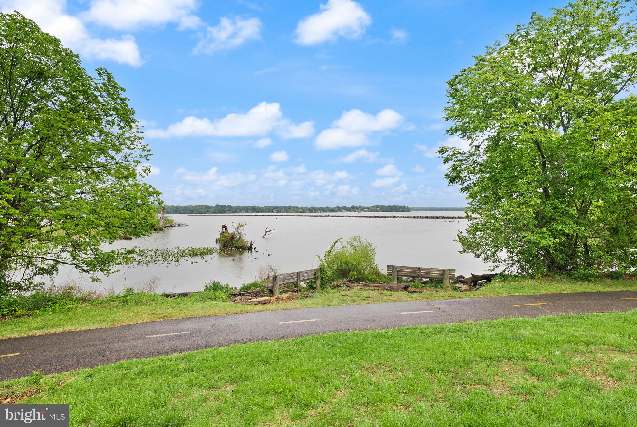 RIVERSIDE GARDENS - Residential