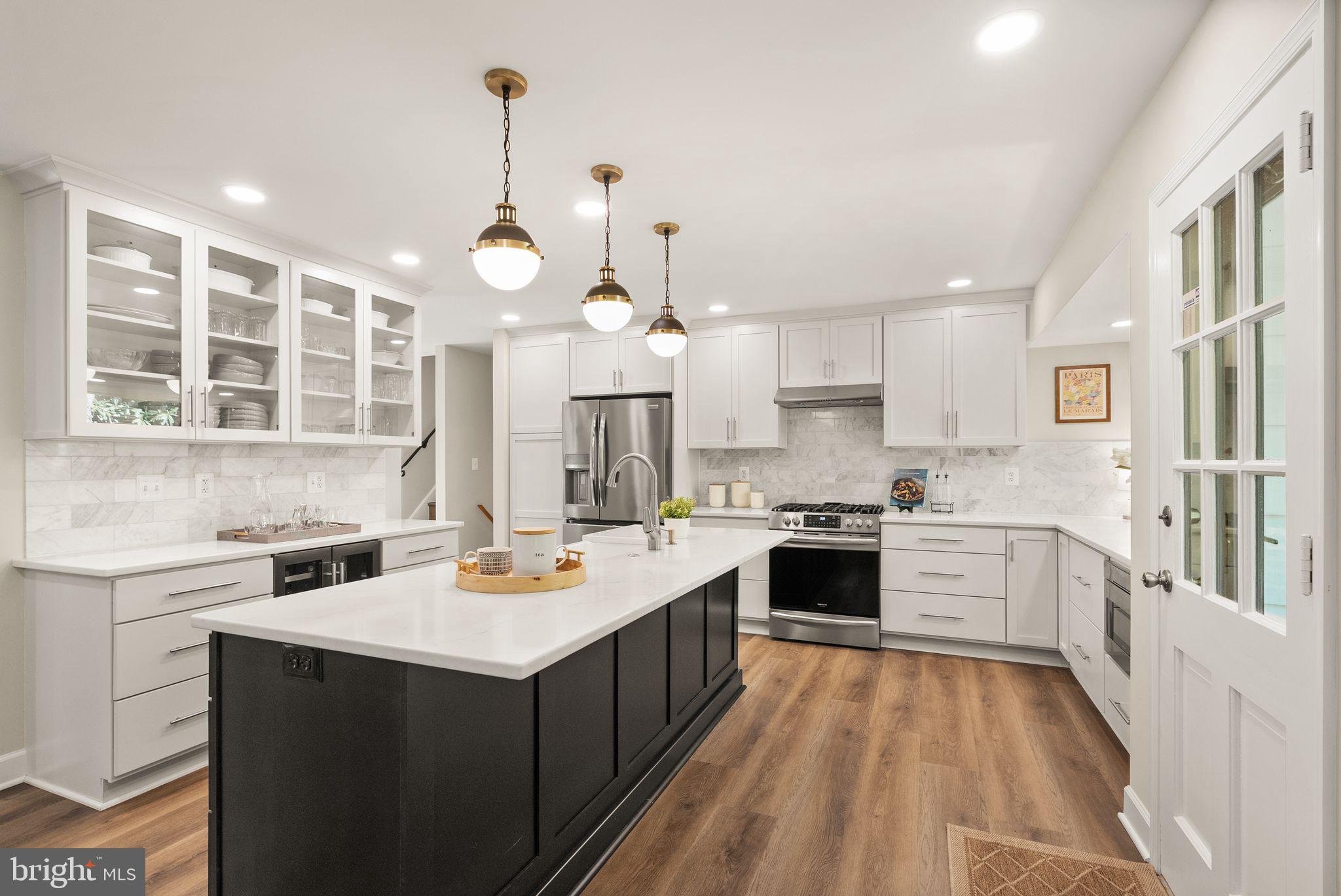 RIVERSIDE GARDENS - Residential