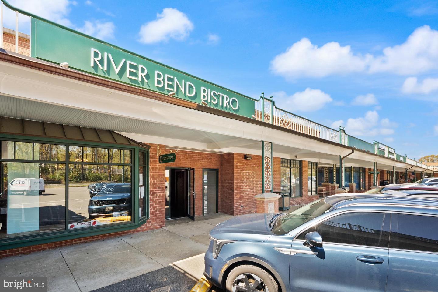 RIVERSIDE GARDENS - Residential