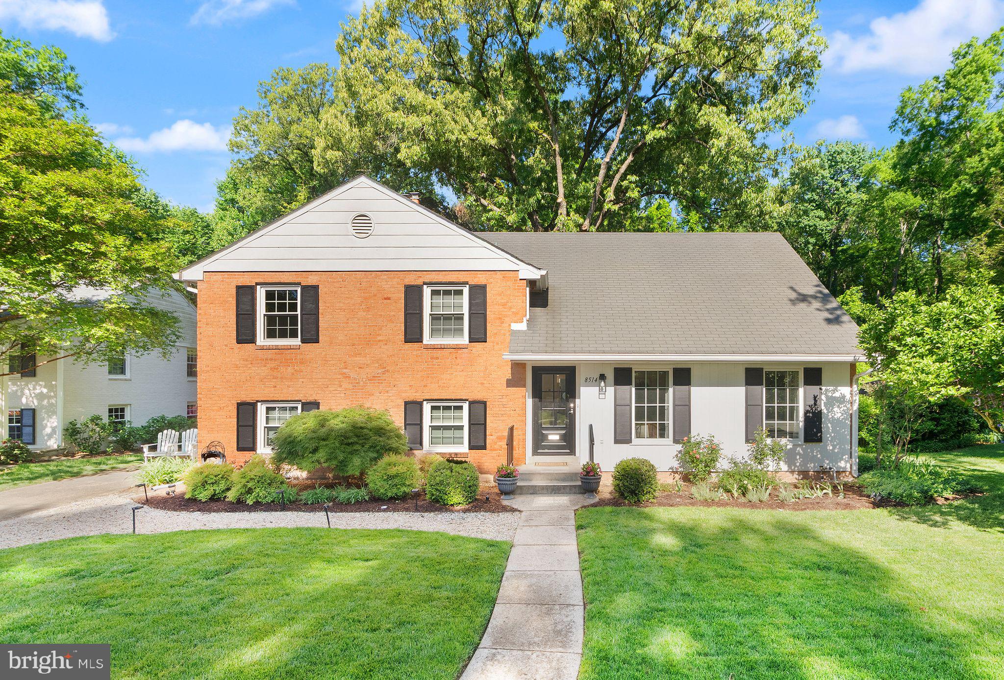 RIVERSIDE GARDENS - Residential