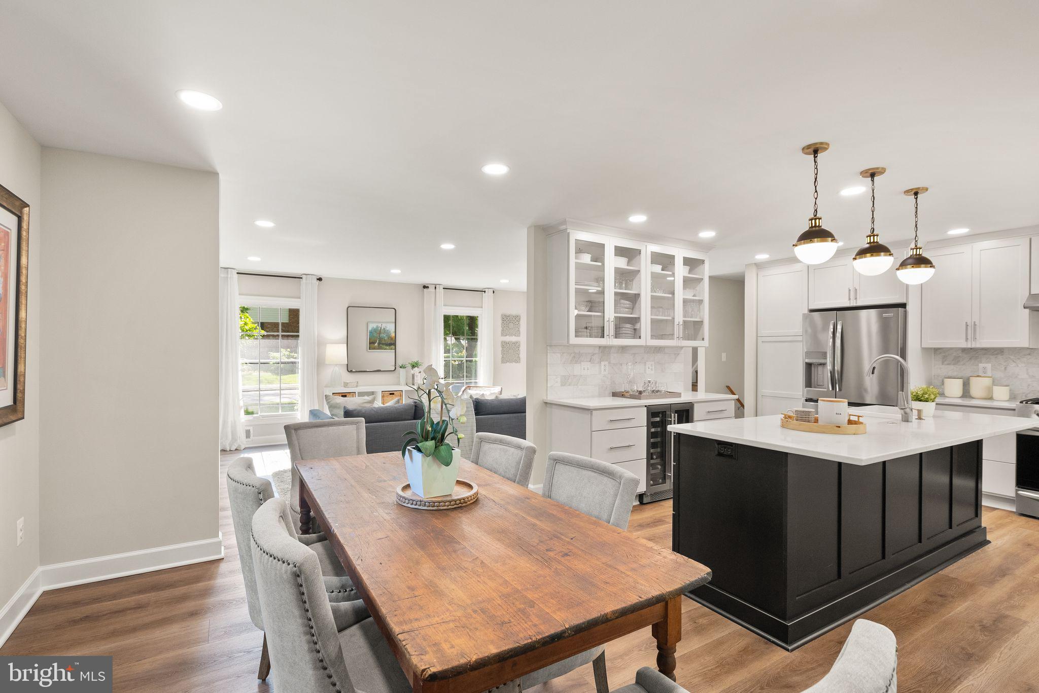 RIVERSIDE GARDENS - Residential
