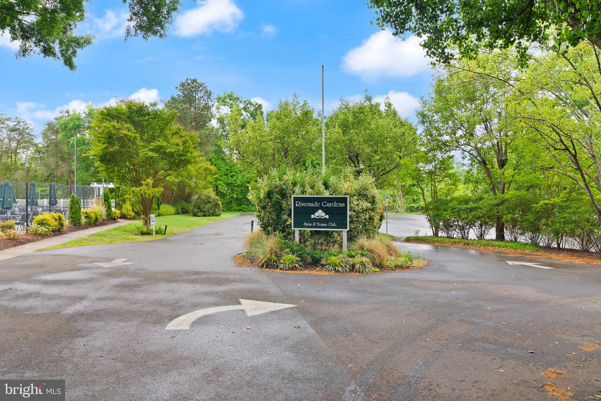 RIVERSIDE GARDENS - Residential