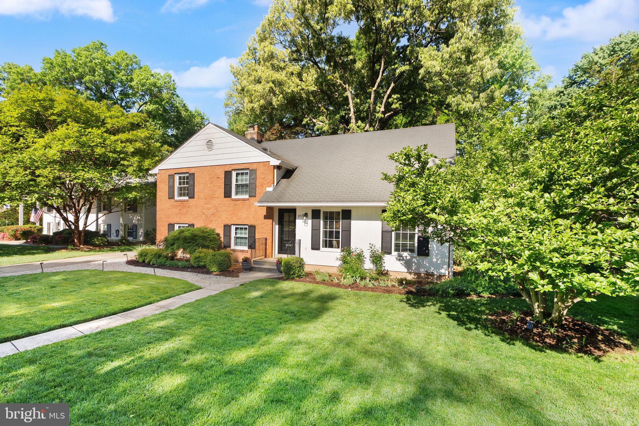 RIVERSIDE GARDENS - Residential