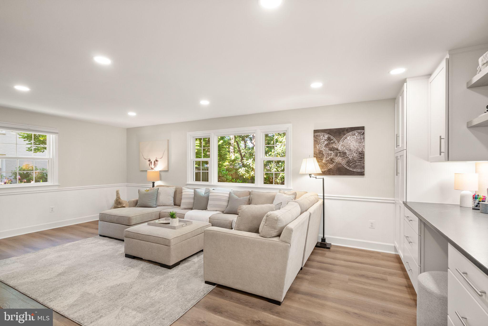 RIVERSIDE GARDENS - Residential