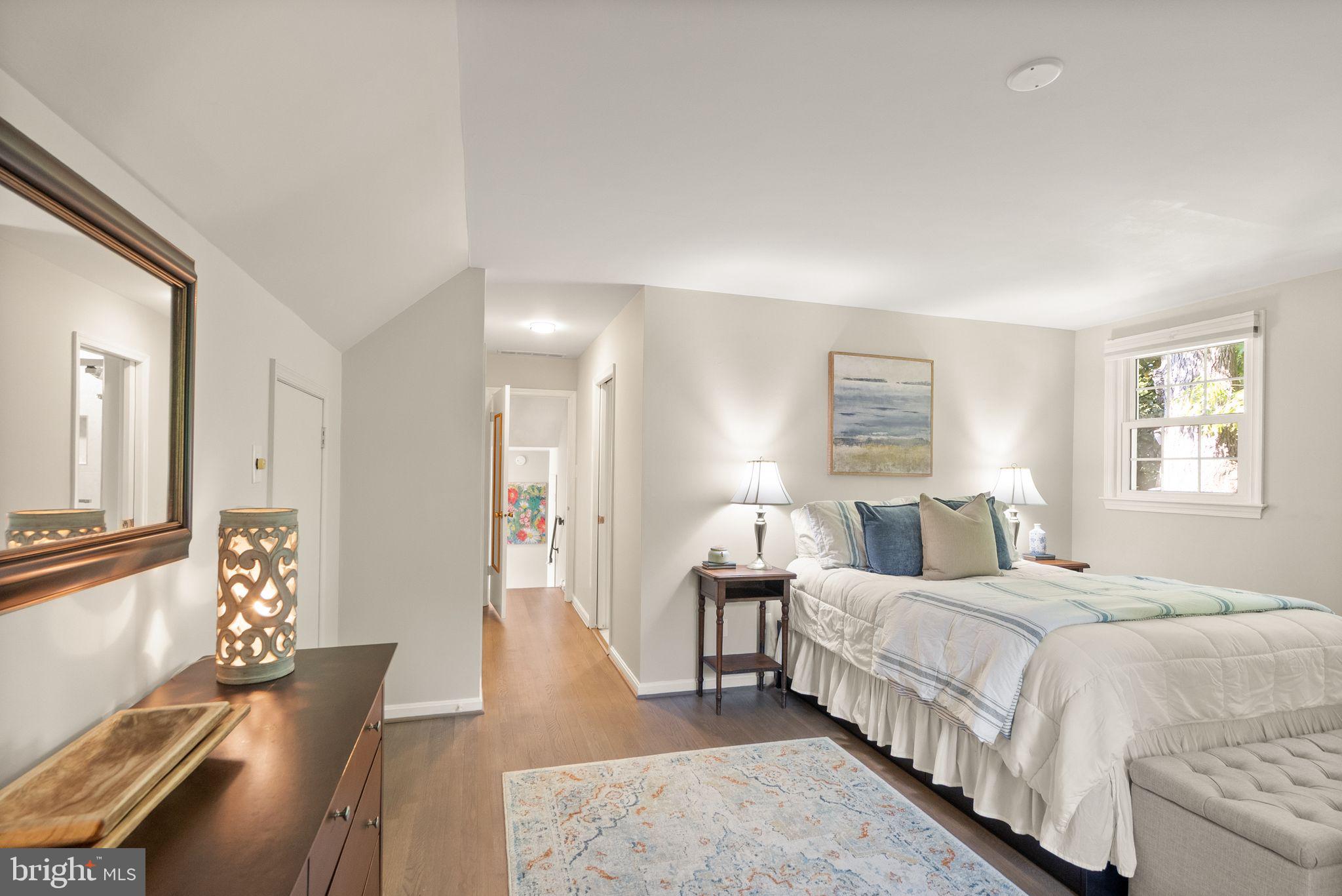 RIVERSIDE GARDENS - Residential