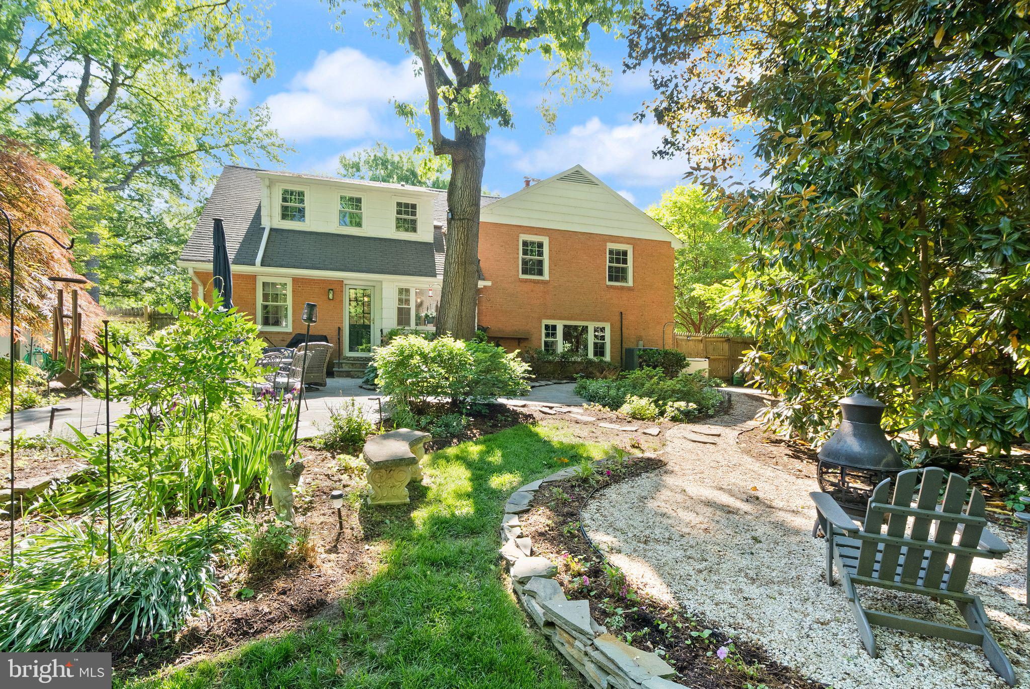 RIVERSIDE GARDENS - Residential