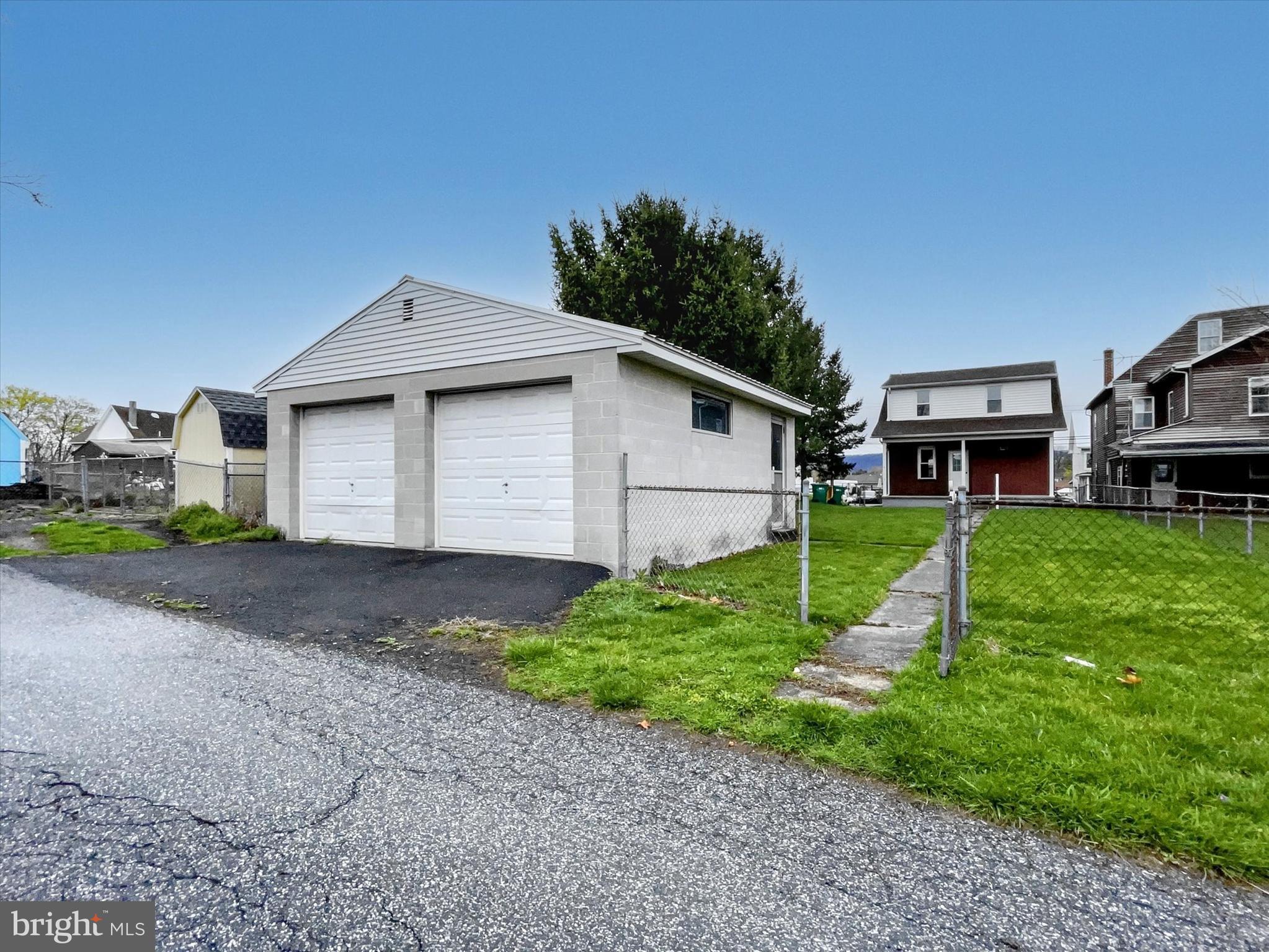 EAST PENNSBORO - Residential