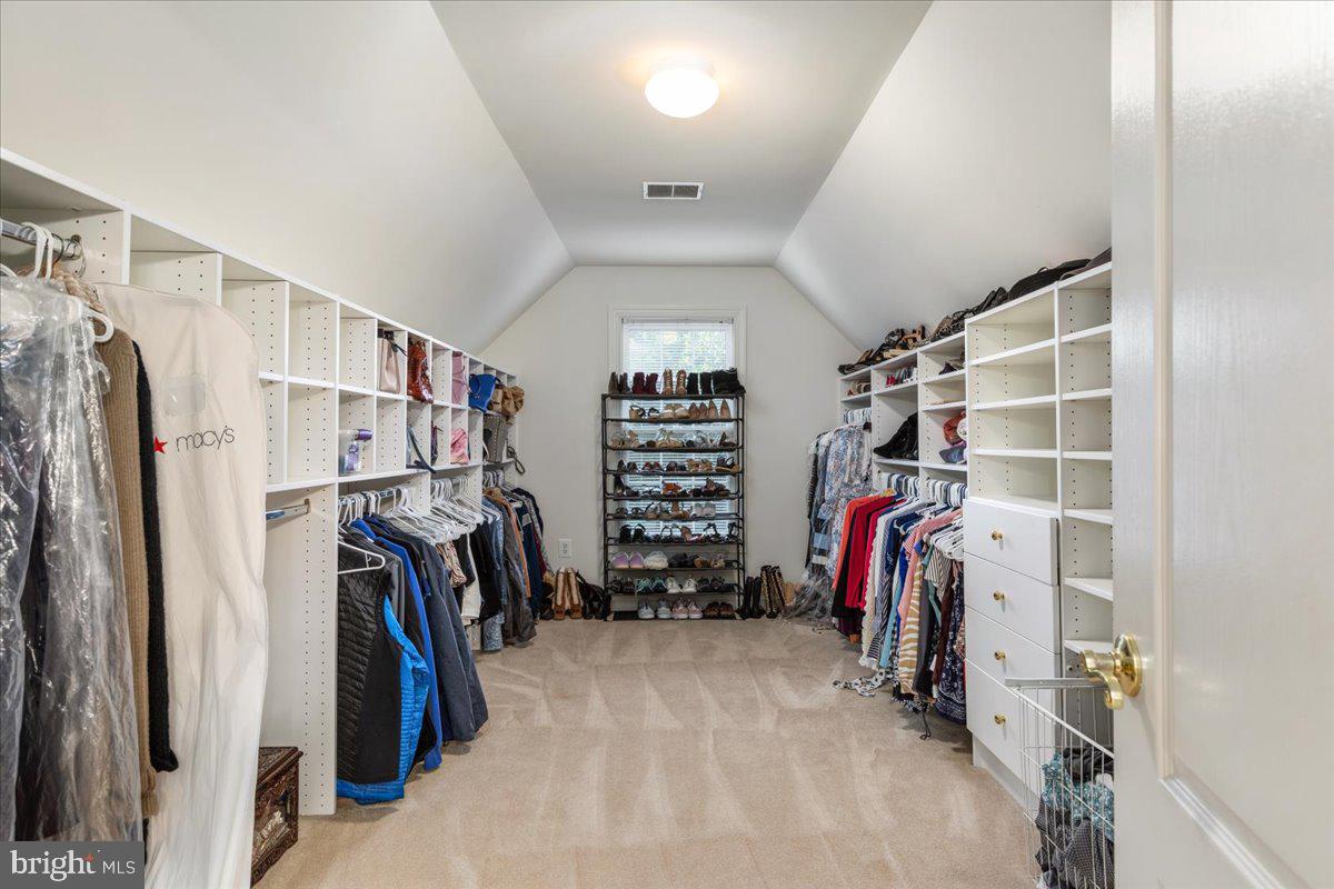 ESTATES AT ROSELAND - Residential