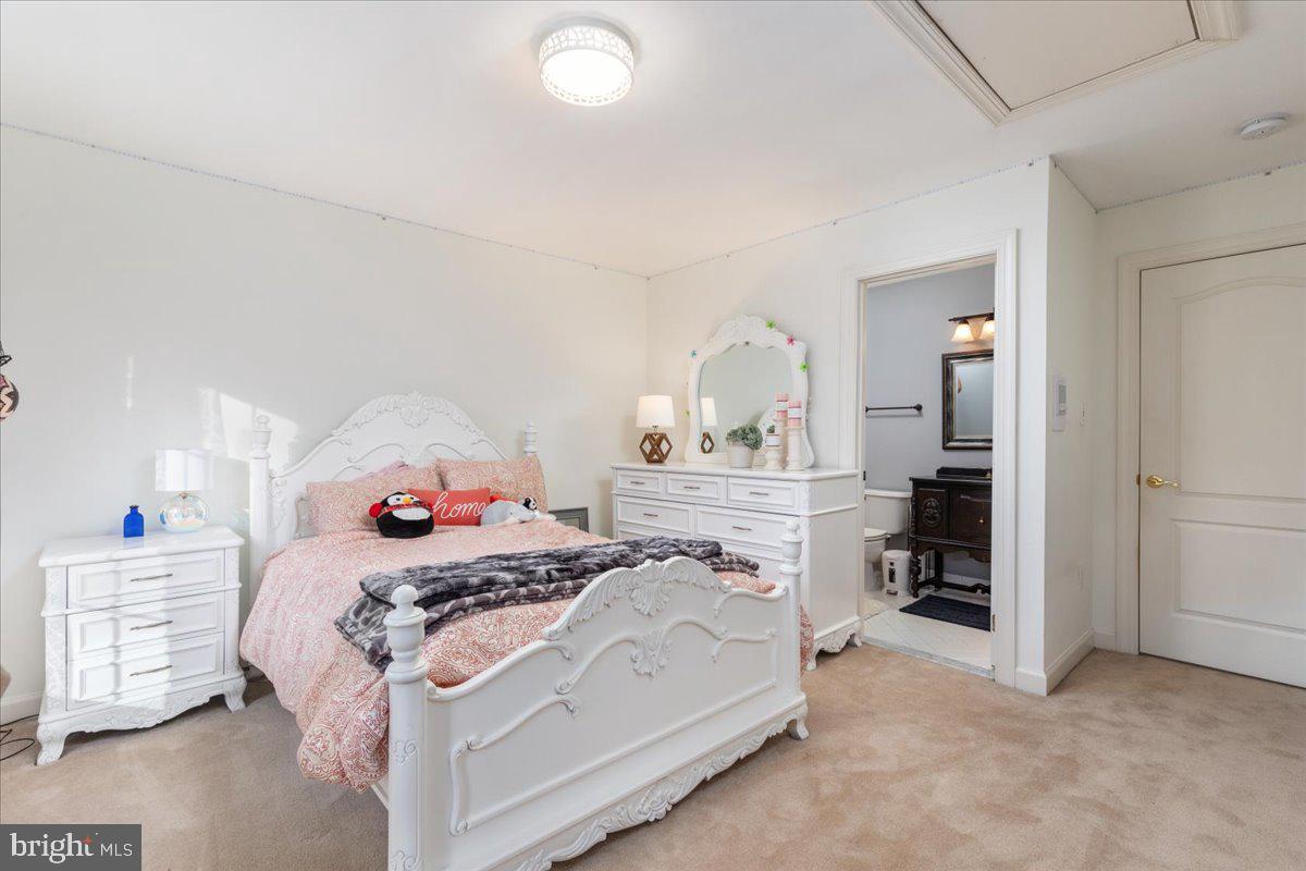 ESTATES AT ROSELAND - Residential