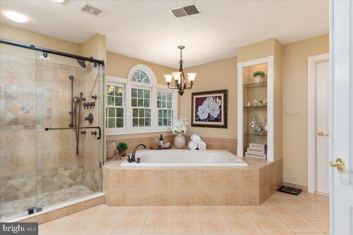 ESTATES AT ROSELAND - Residential