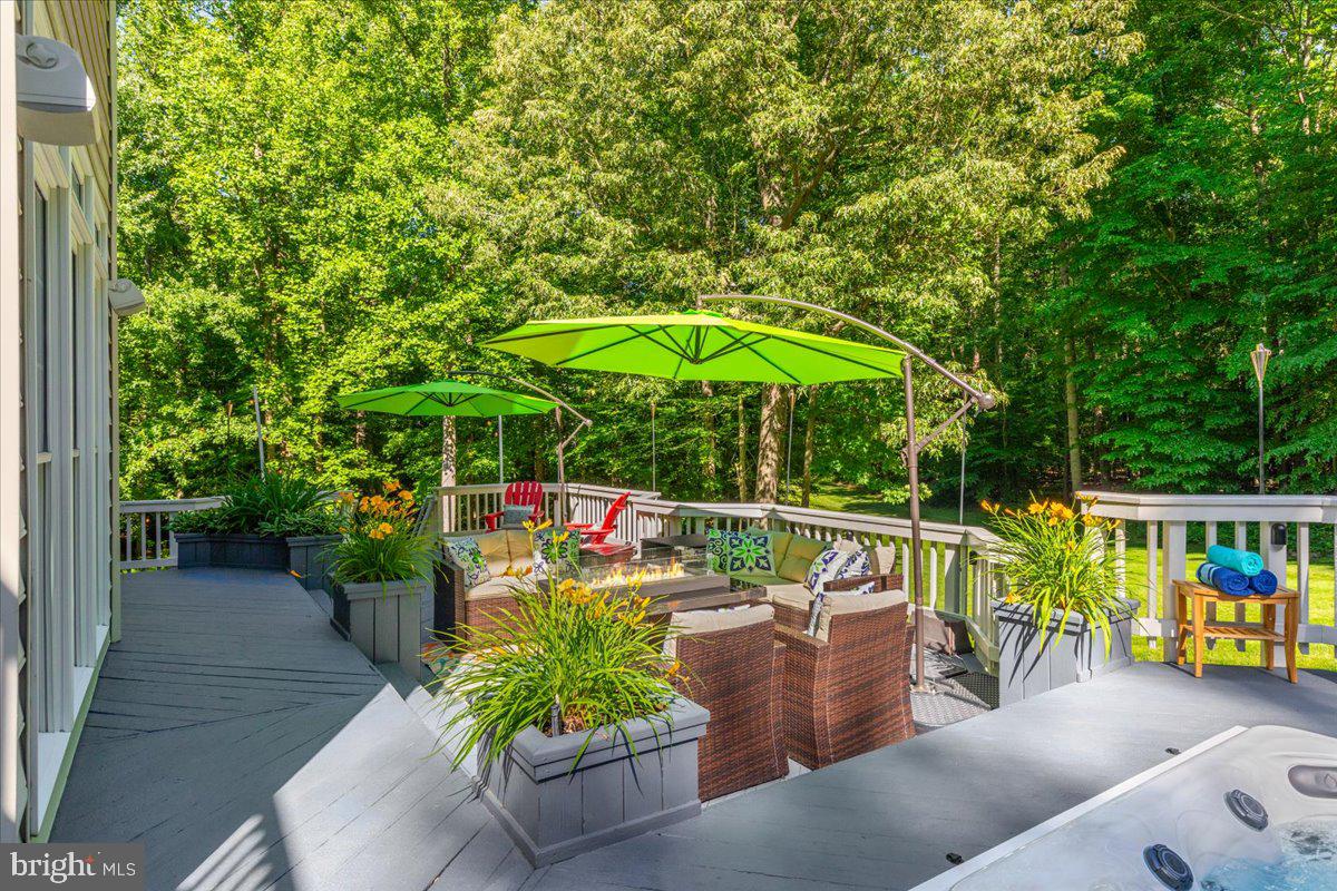 ESTATES AT ROSELAND - Residential