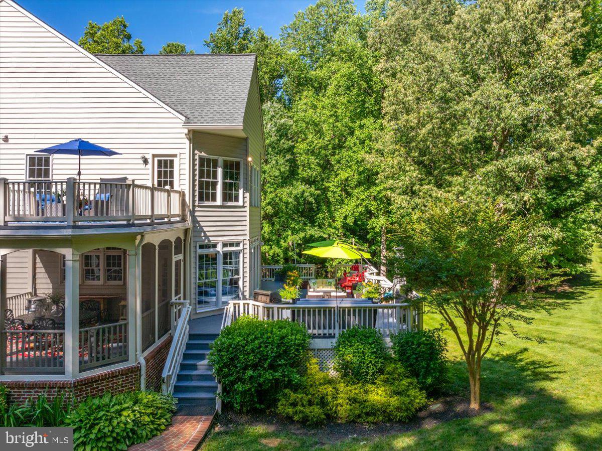 ESTATES AT ROSELAND - Residential