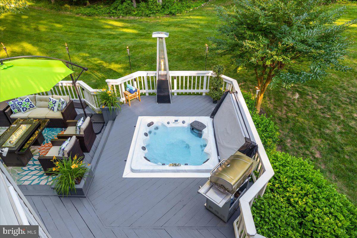 ESTATES AT ROSELAND - Residential