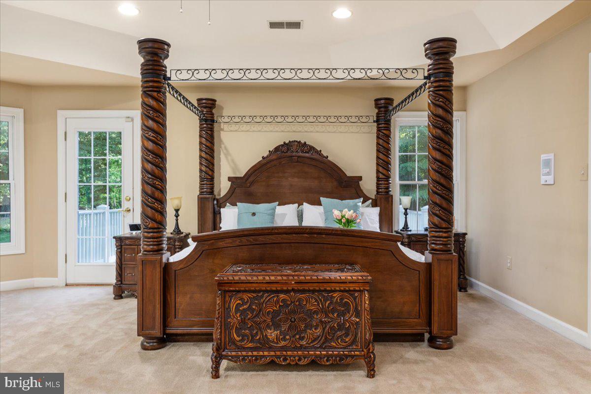 ESTATES AT ROSELAND - Residential