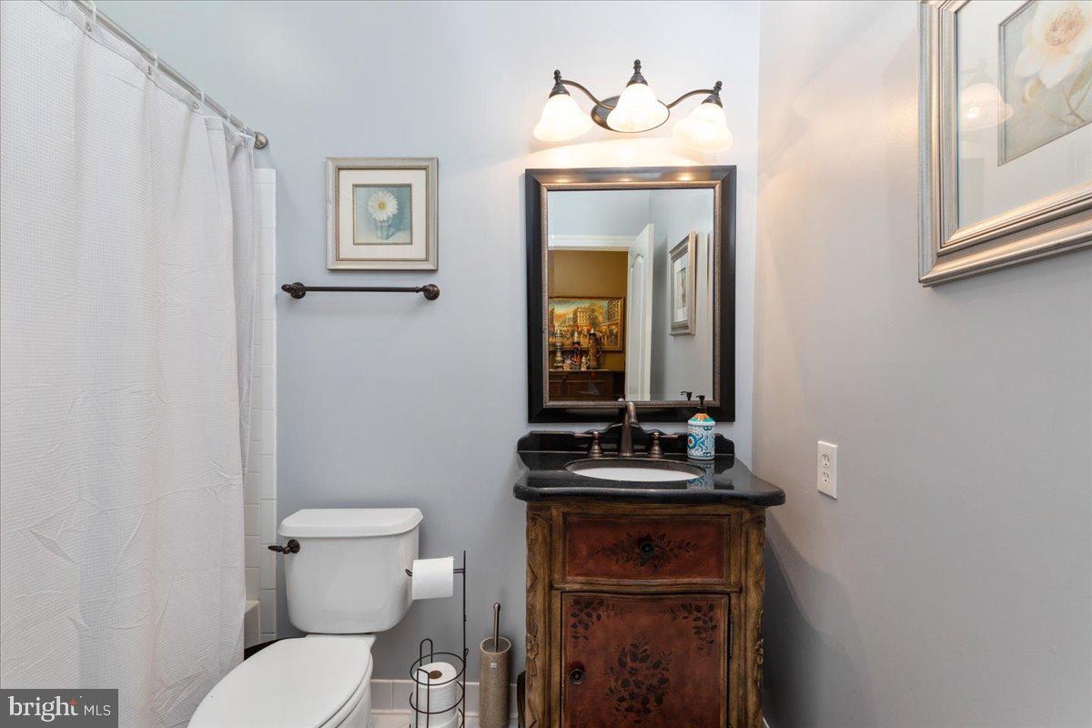 ESTATES AT ROSELAND - Residential