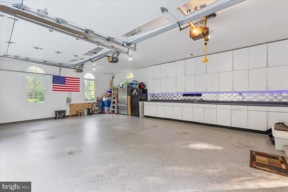 ESTATES AT ROSELAND - Residential