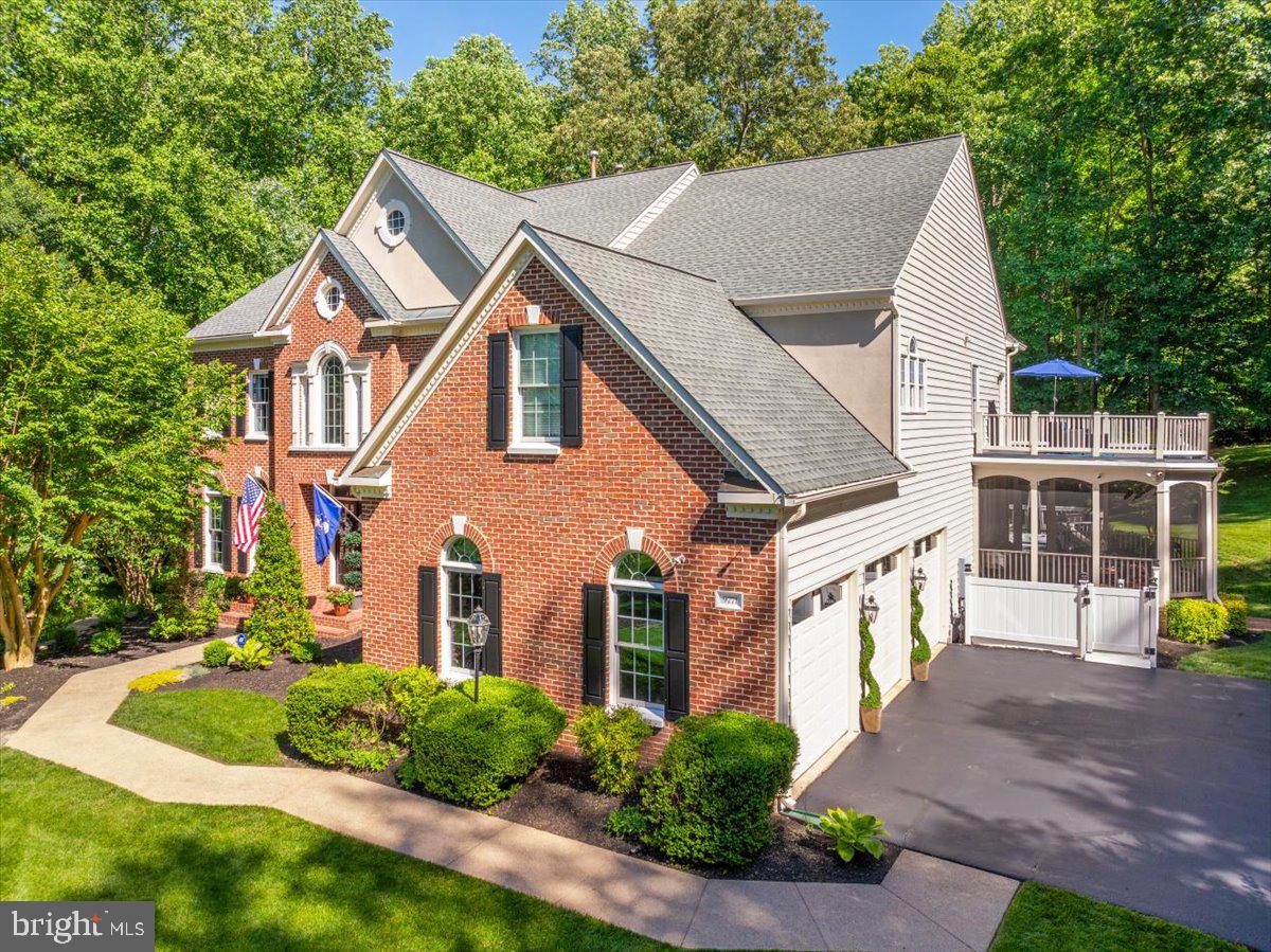 ESTATES AT ROSELAND - Residential