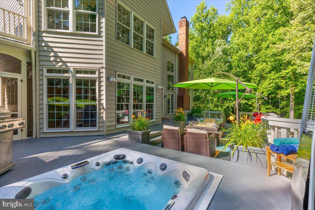 ESTATES AT ROSELAND - Residential