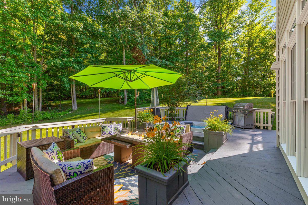 ESTATES AT ROSELAND - Residential