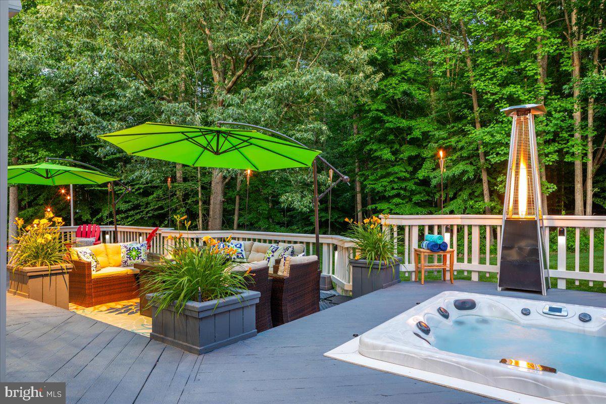 ESTATES AT ROSELAND - Residential