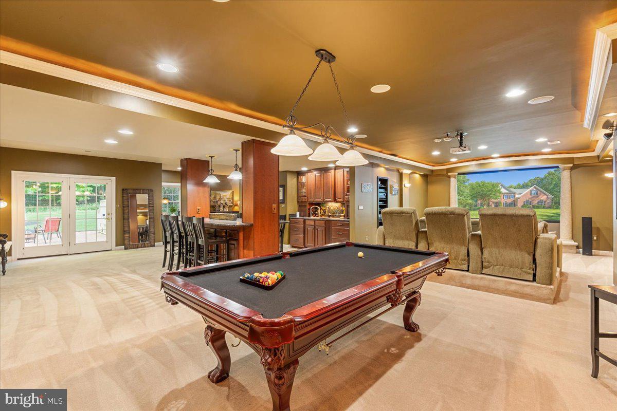 ESTATES AT ROSELAND - Residential