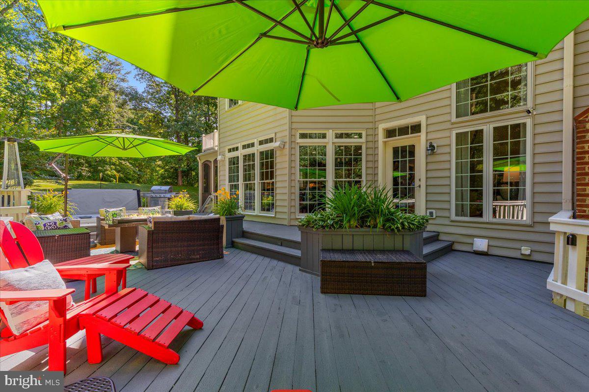 ESTATES AT ROSELAND - Residential