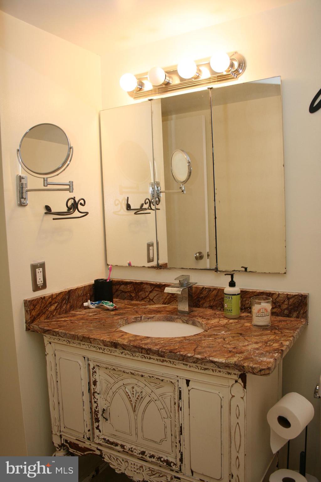 BALLSTON - Residential Lease