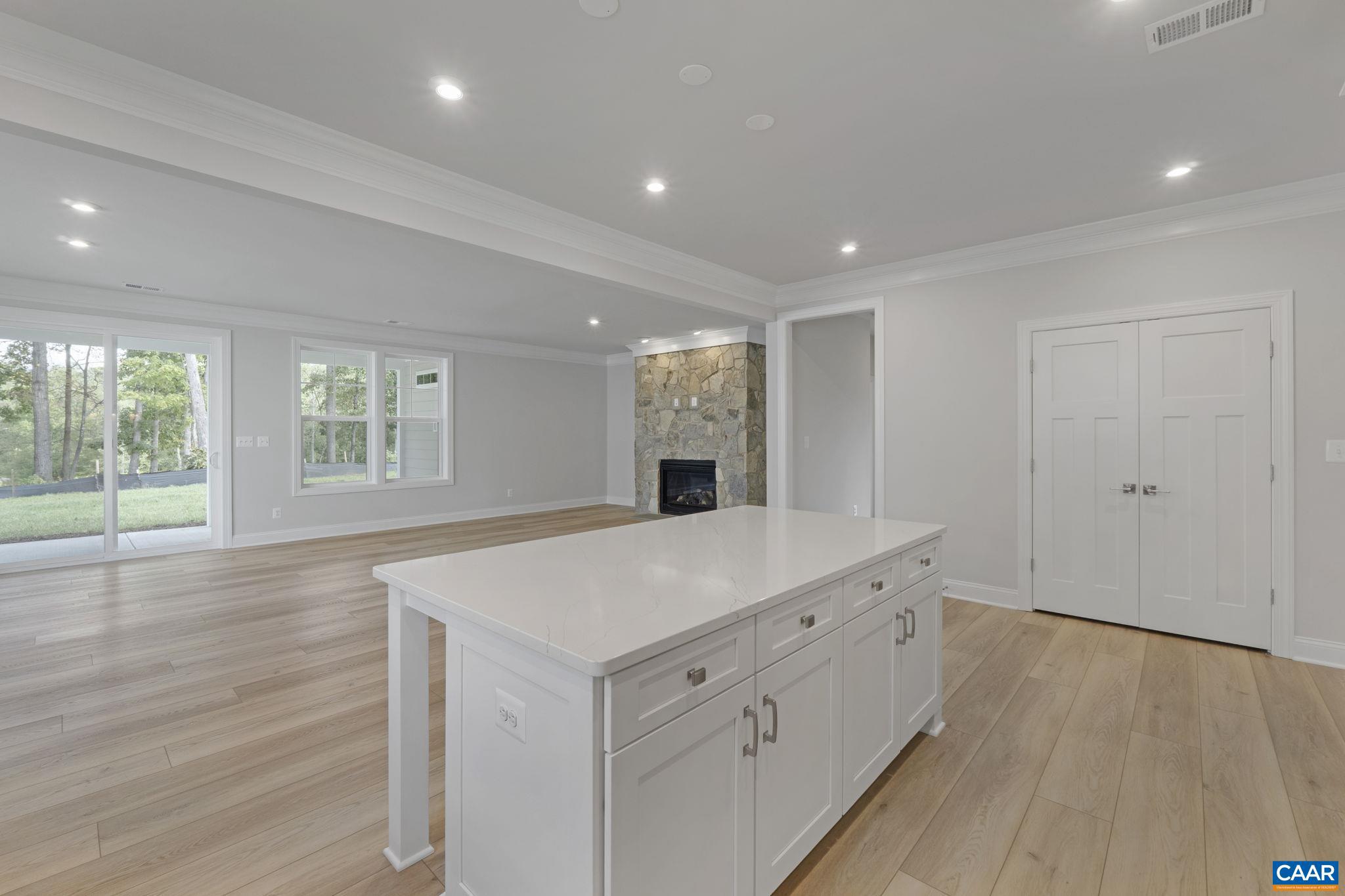 SPRING CREEK - Residential