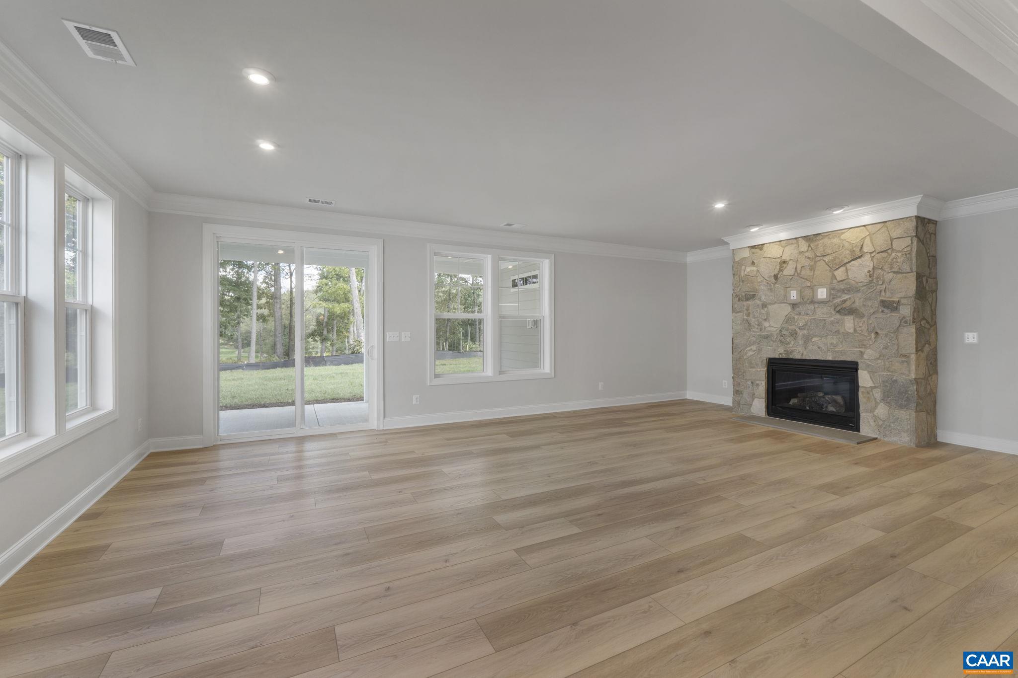 SPRING CREEK - Residential