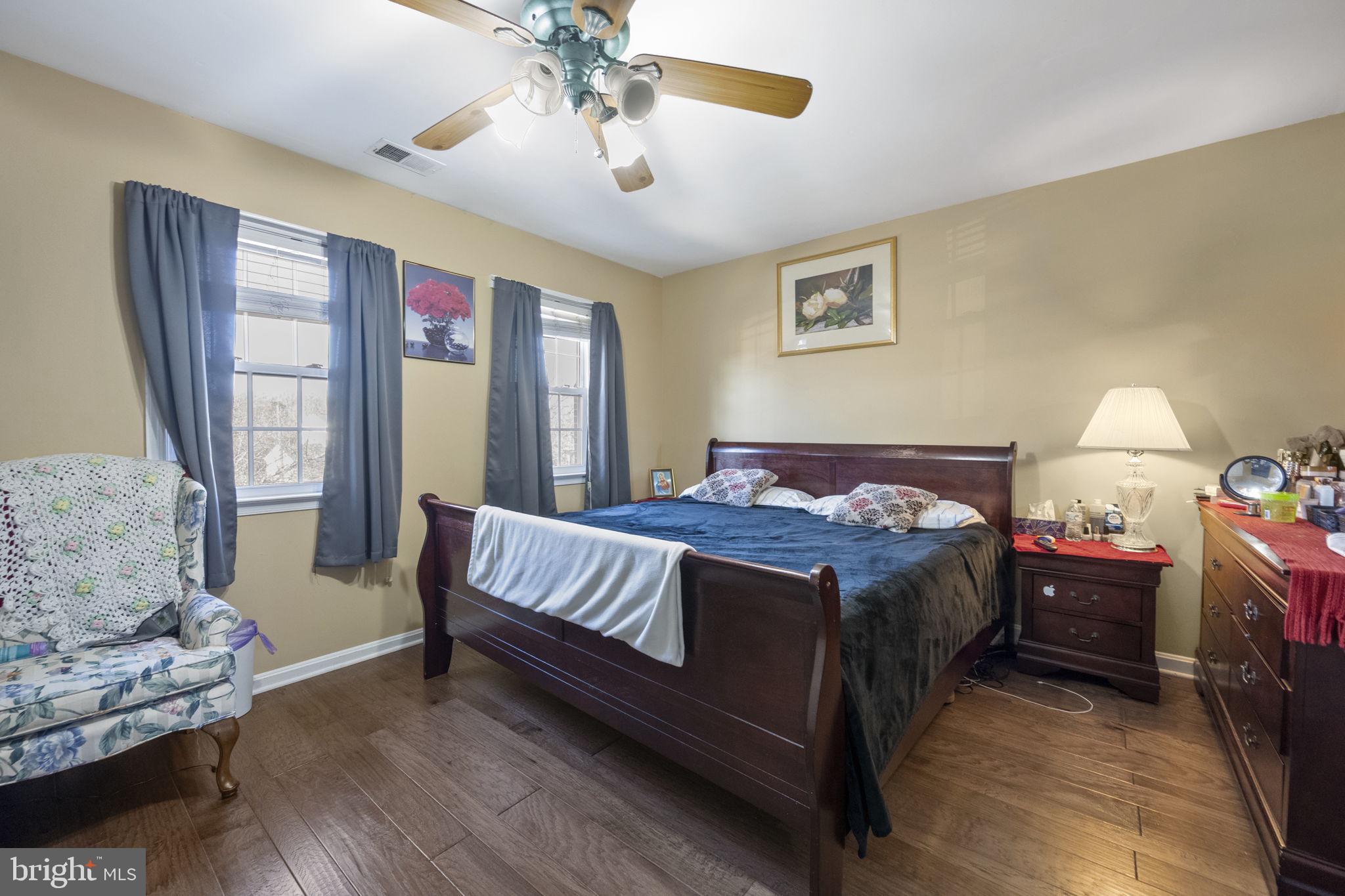 POINT OF WOODS - Residential