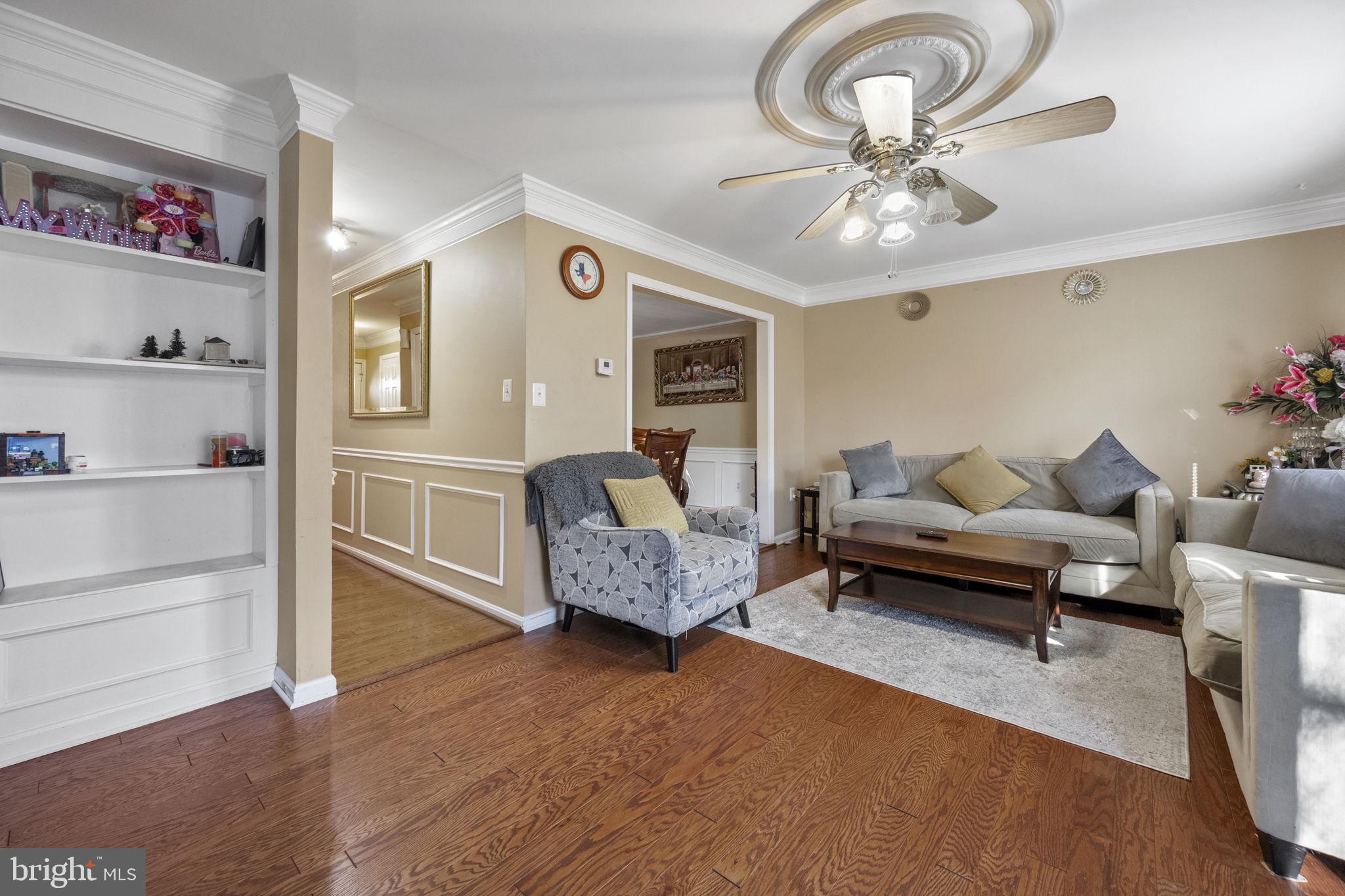 POINT OF WOODS - Residential