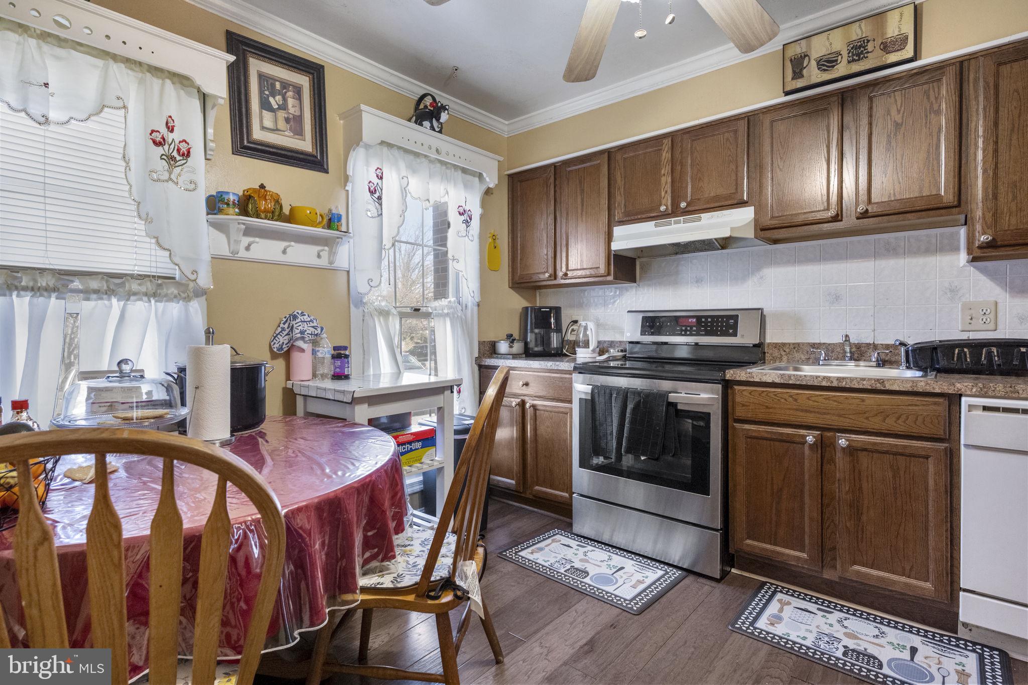 POINT OF WOODS - Residential