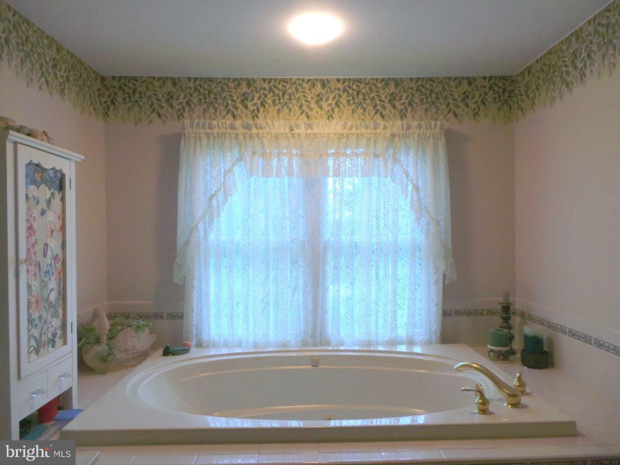 TRUEMAN POINTE - Residential