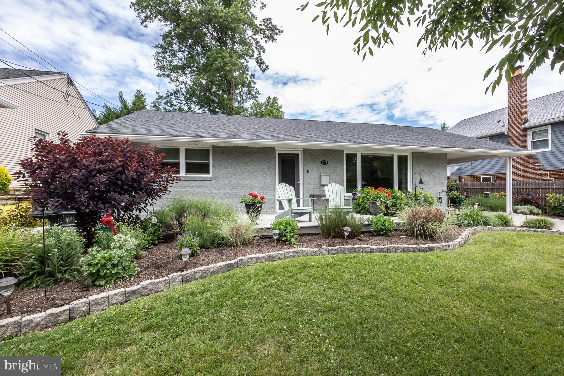 1013 LAKESHORE DRIVE