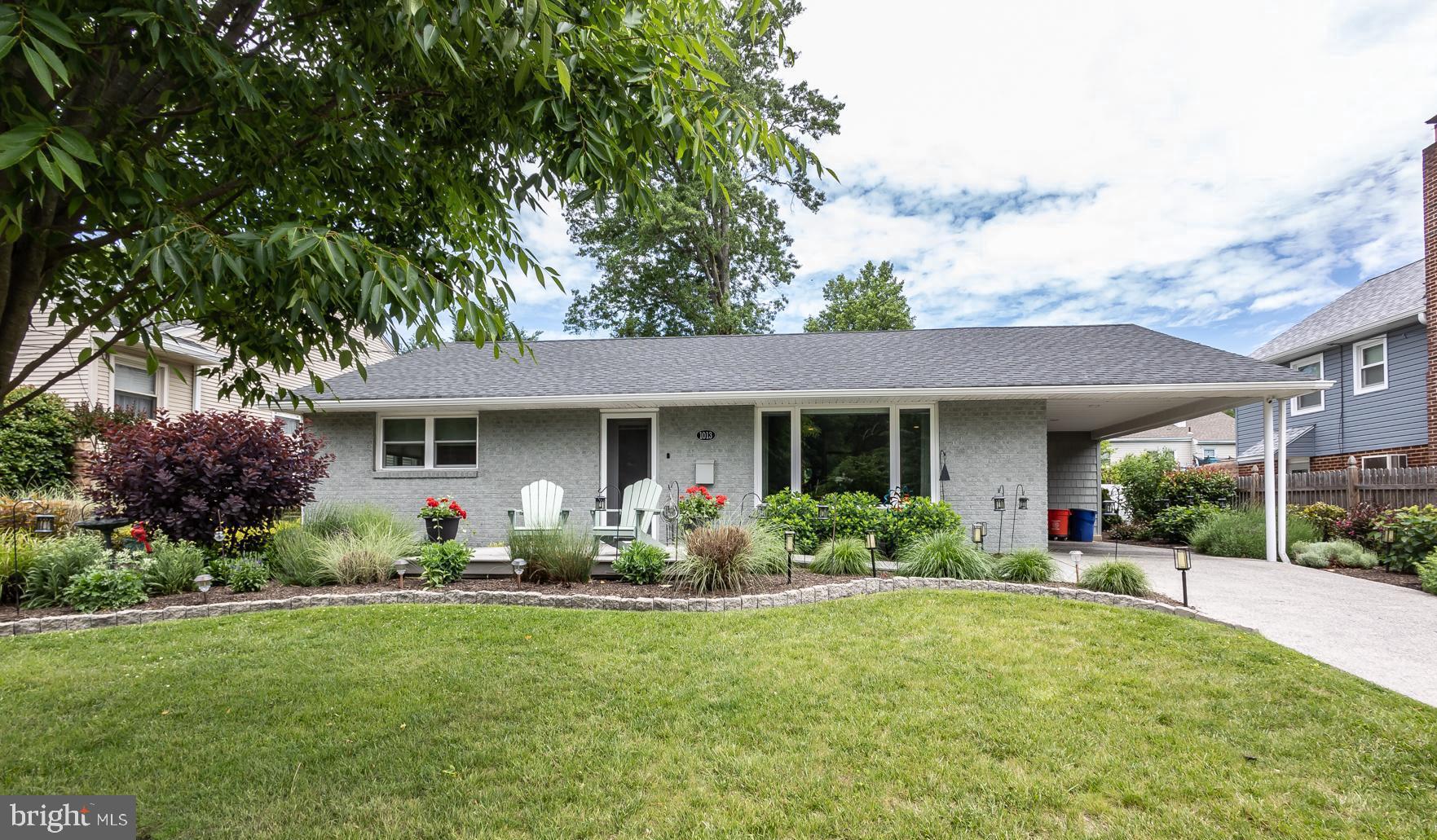 1013 LAKESHORE DRIVE
