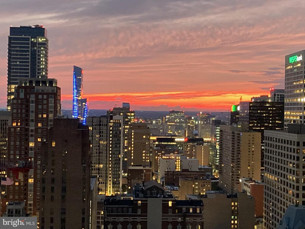 AVENUE OF THE ARTS - Residential