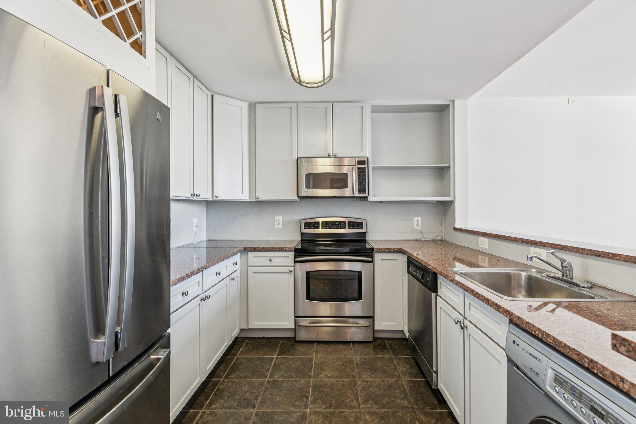 AVENUE OF THE ARTS - Residential