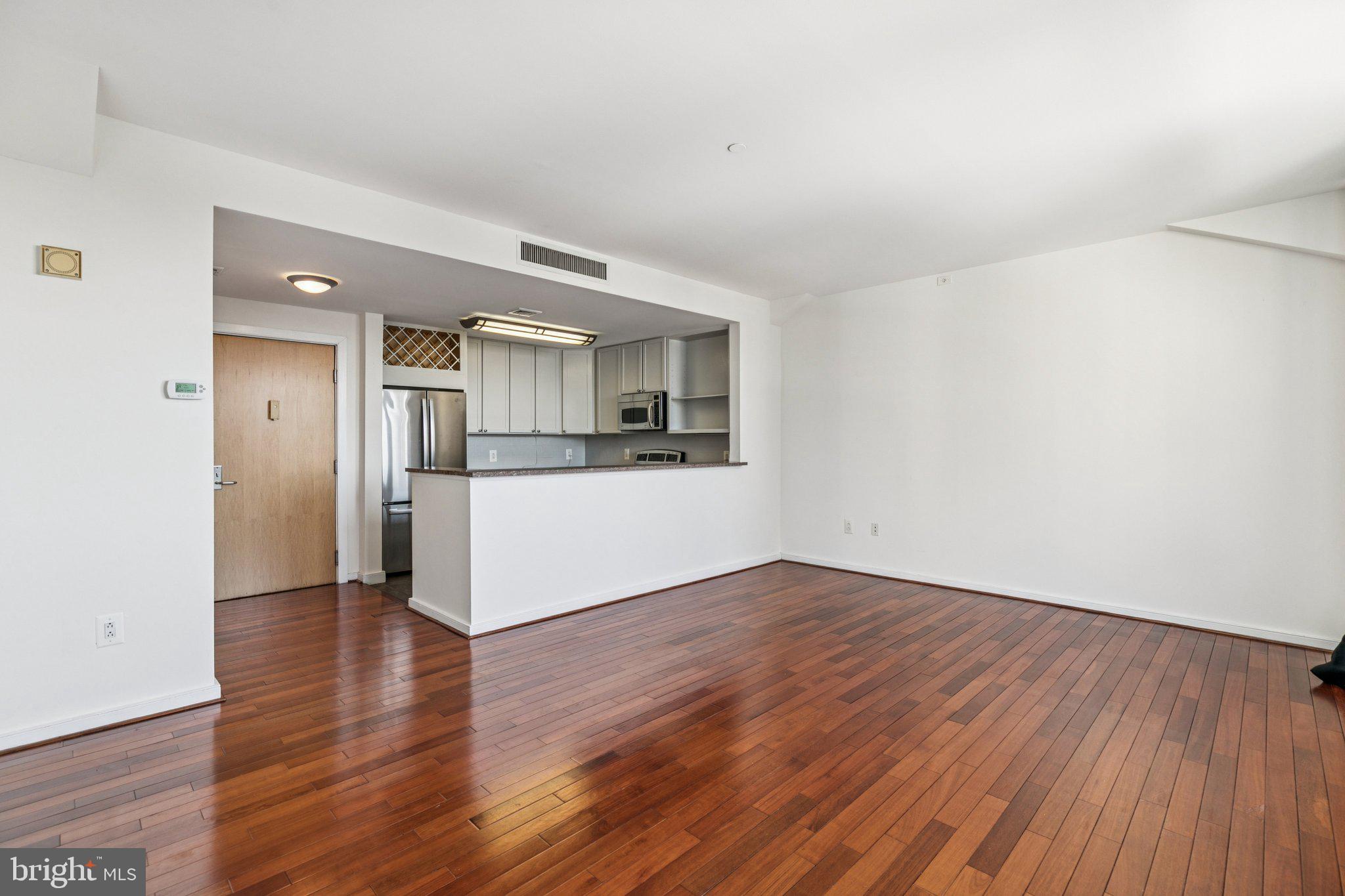 AVENUE OF THE ARTS - Residential