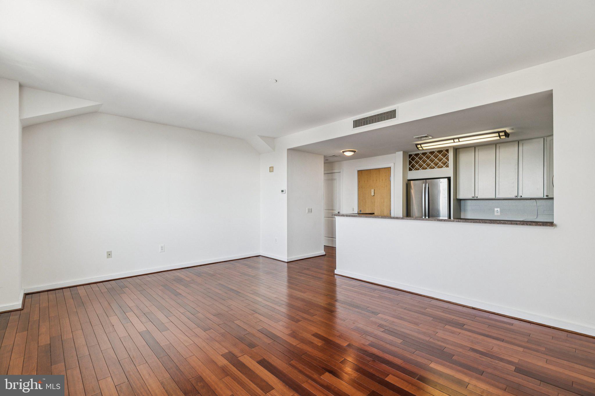 AVENUE OF THE ARTS - Residential