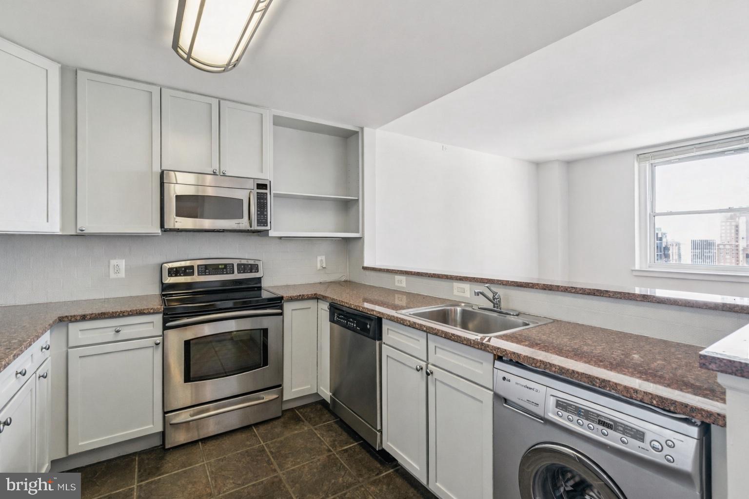 AVENUE OF THE ARTS - Residential