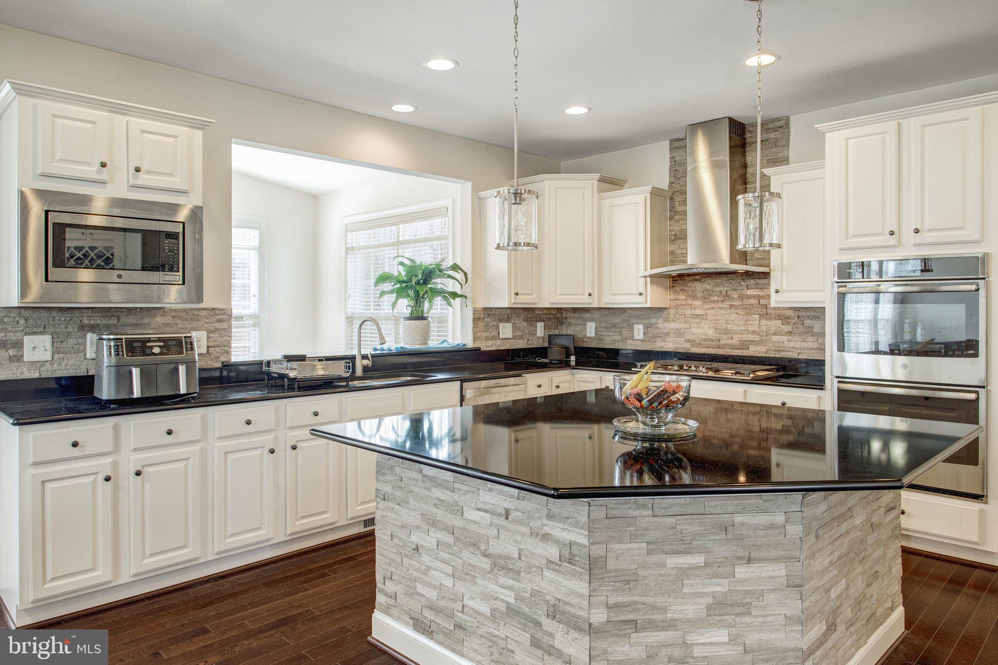 OAKLEY FARMS - Residential