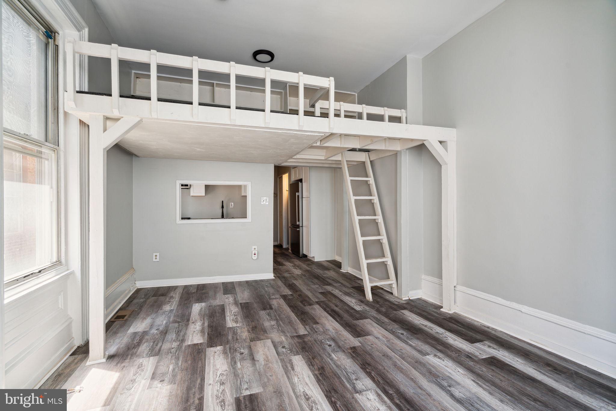 LOGAN SQUARE - Residential Lease