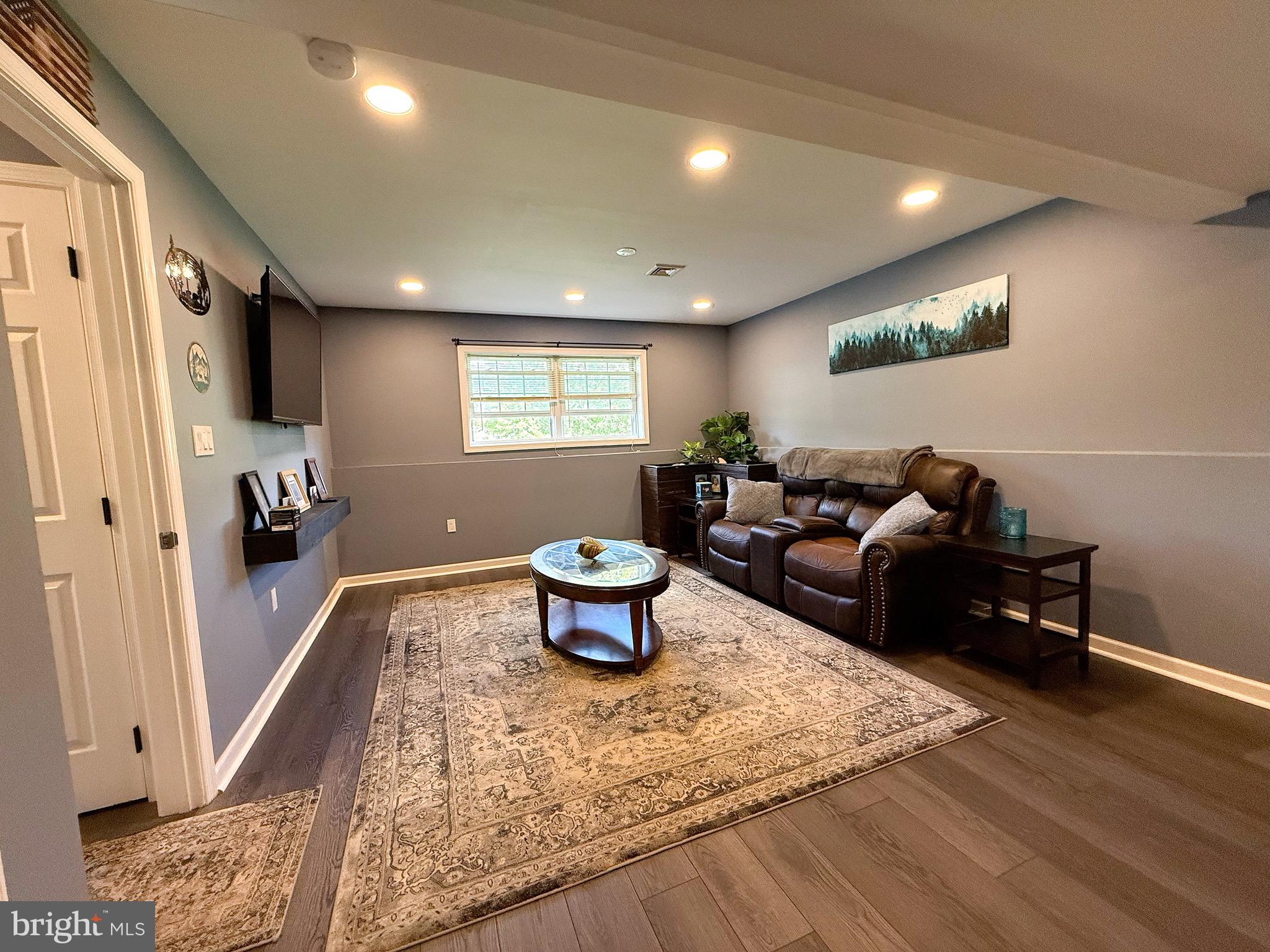 LAKE WYNONAH - Residential