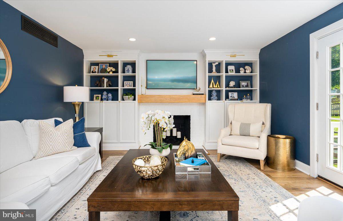 LONGFELLOW - Residential