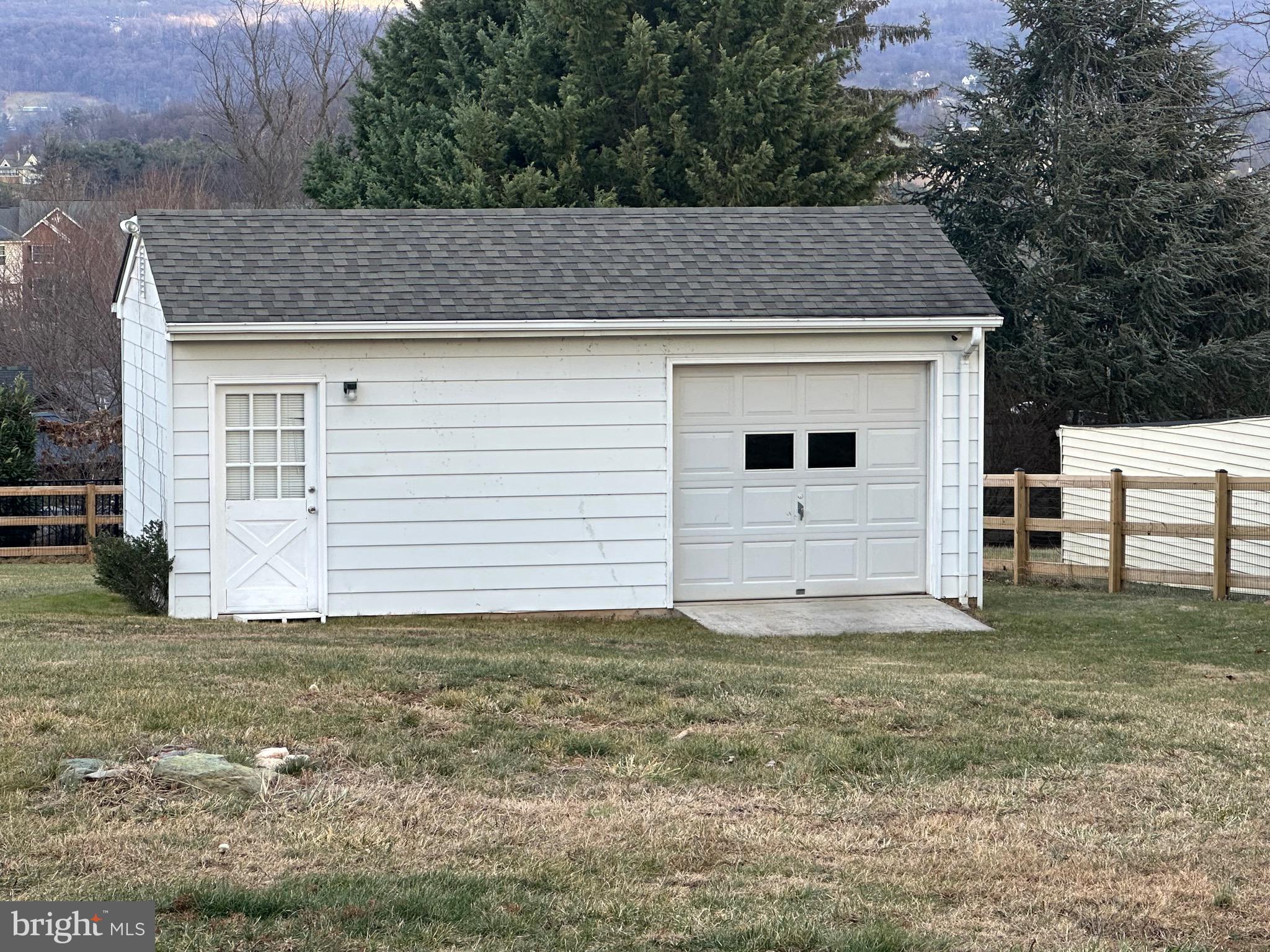 MYERSVILLE - Residential