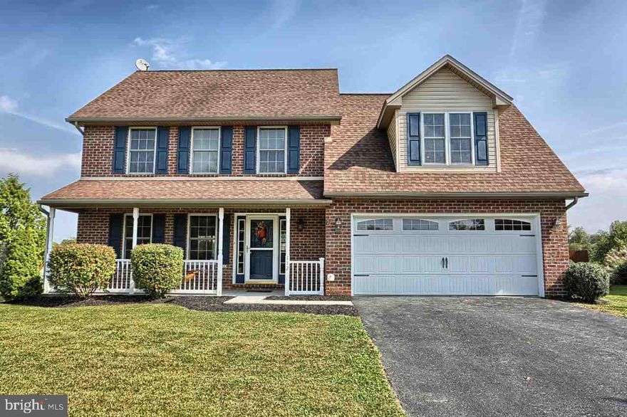 MOVE IN READY four bedroom, two and half bath home is situated on .24 acres and located in the popular Westgate Community.  The walls have been freshly painted, carpets and tile have been cleaned.  Large fenced in back yard is perfect for relaxing.  Nice sized two car garage.  Do not let this one get away.