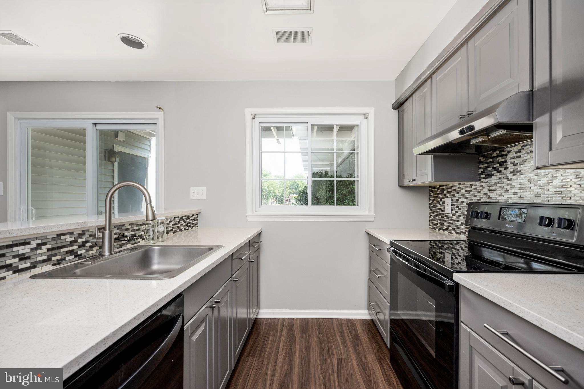 GRAYS POINTE - Residential