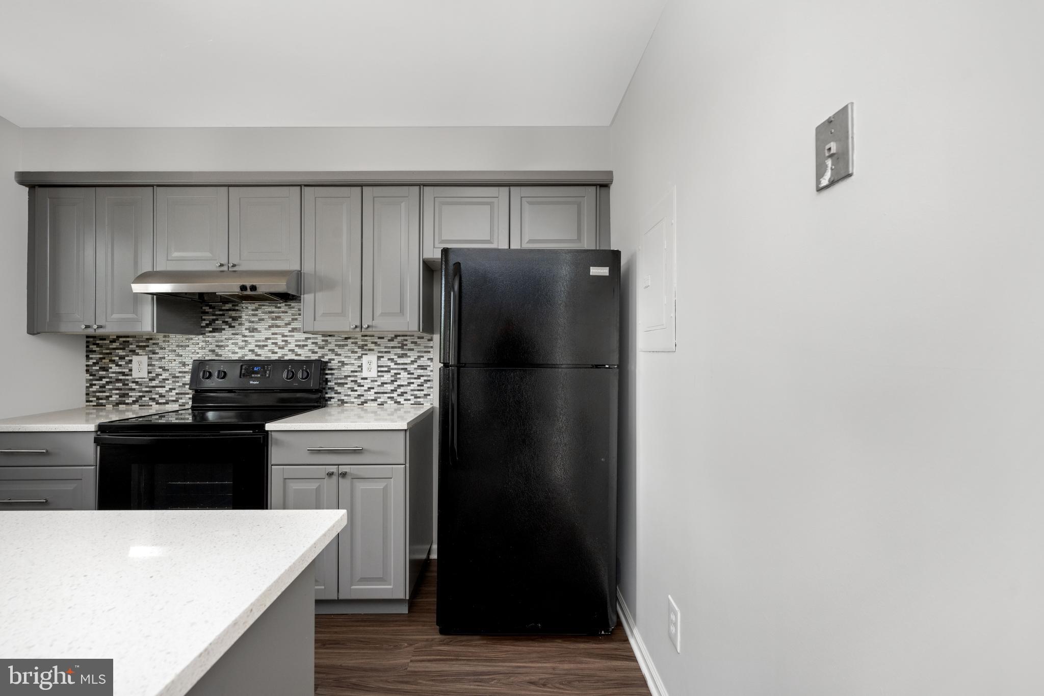 GRAYS POINTE - Residential